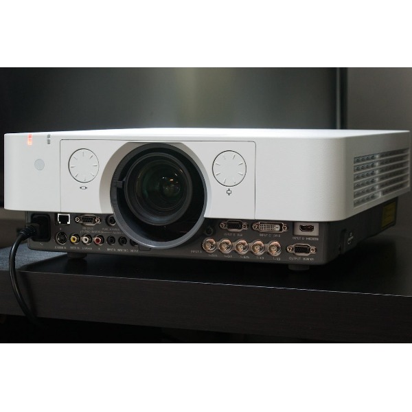 Sony 4200lm XGA 3LCD Projector
